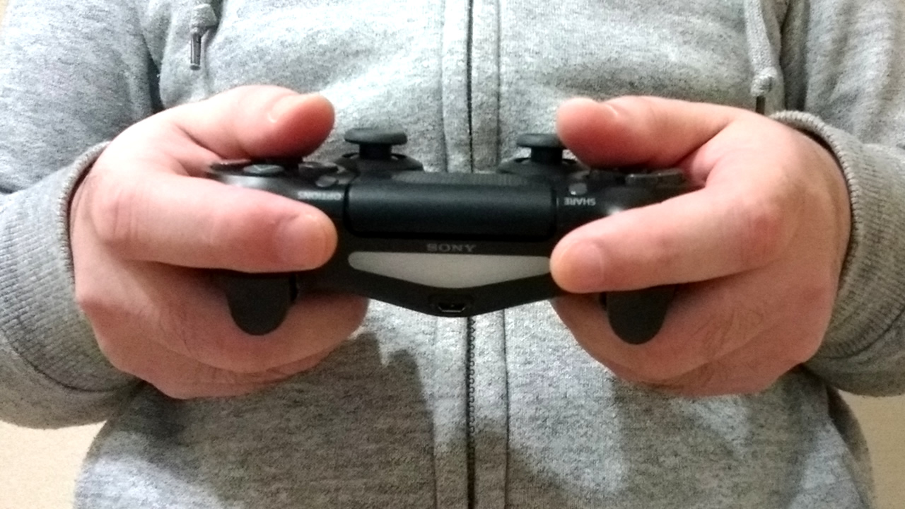 ゲームコントローラー Dualshock 4 の持ち方を矯正した話 Secura Vita