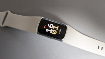 Fitbit Charge 6は軽くて使いやすいスマートウォッチ。付け心地よしでPixel Watchの不満解消。