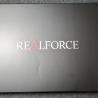 キーボードをREALFORCE R3Sに変更。有線のテンキーレスだけどやっぱ配列は普通が一番使いやすい。