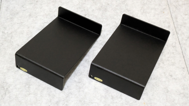 2種の角度を切り替えられる小型スピーカースタンド「キクタニ MO-SPS-Z」使ってみた。10度という角度は希望にピッタリ!