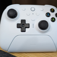 PCゲーム用にコントローラー「8BitDo Ultimate 2 ワイヤレス コントローラー」を購入。色々使えて高機能。
