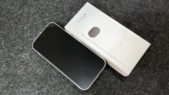 Google Pixel10aを購入！変化は少ないけど、デザインの満足感はかなり高い。ただ、PixelSnap非対応は残念…