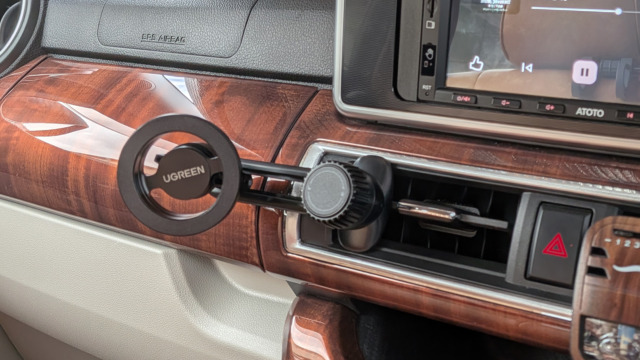 UGREEN MagSafe車載ホルダー