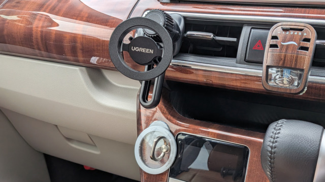 UGREEN MagSafe車載ホルダー