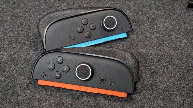 Switch2用V字型JoyCon2充電グリップ+ケースセット