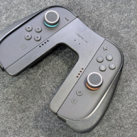 初代プロコンが壊れた…プロコン2が高すぎるから1800円のJSAUXのSwitch2用V字型JoyCon2充電グリップ+JoyCon2ケースセット買ってみたら大正解だった