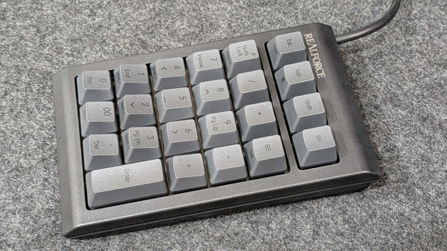 1万円超えのテンキーってどうなの？REALFORCE RT1を購入してみたのでレビュー！