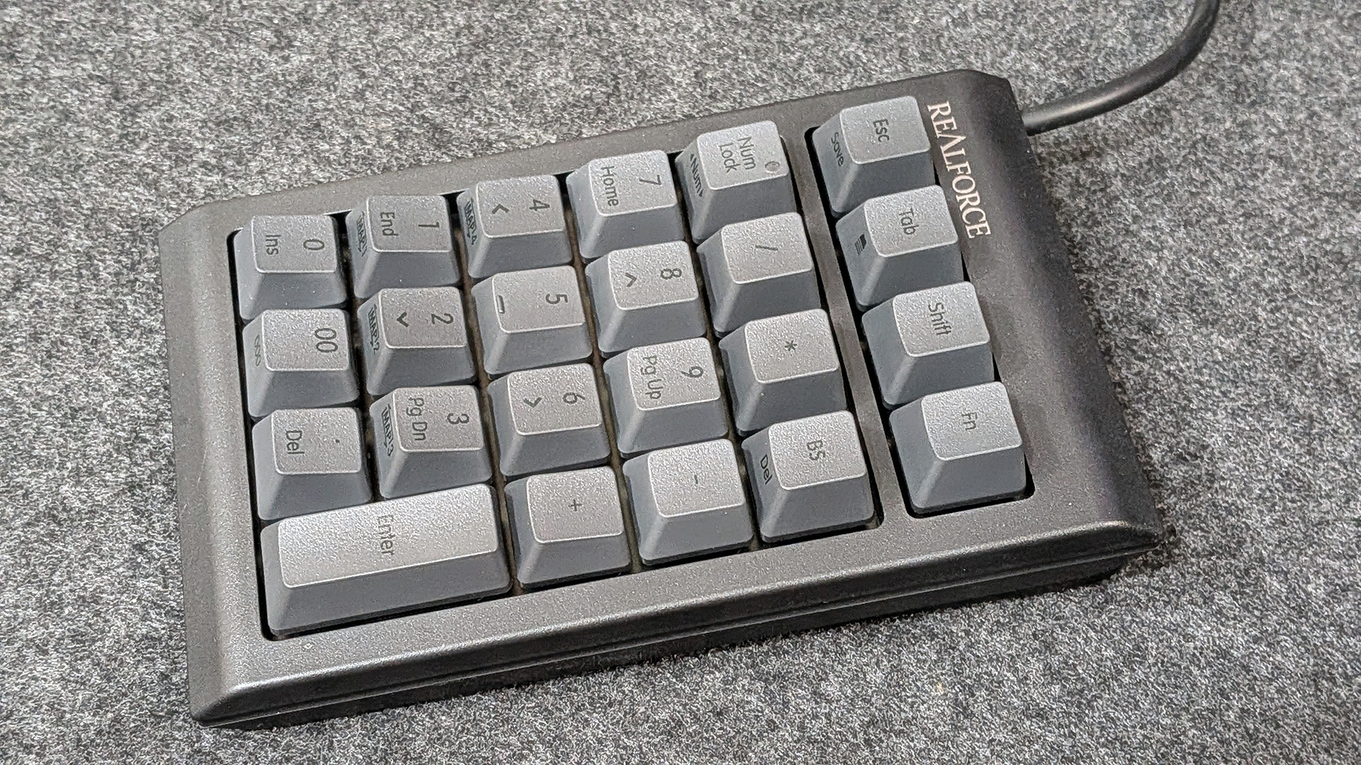 1万円超えのテンキーってどうなの？REALFORCE RT1を購入してみたので