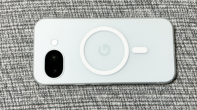 Pixel 10a用ケース「トリニティ Silky Armor」
